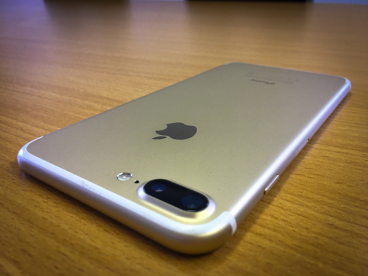 iPhones aus Telefonladen gestohlen