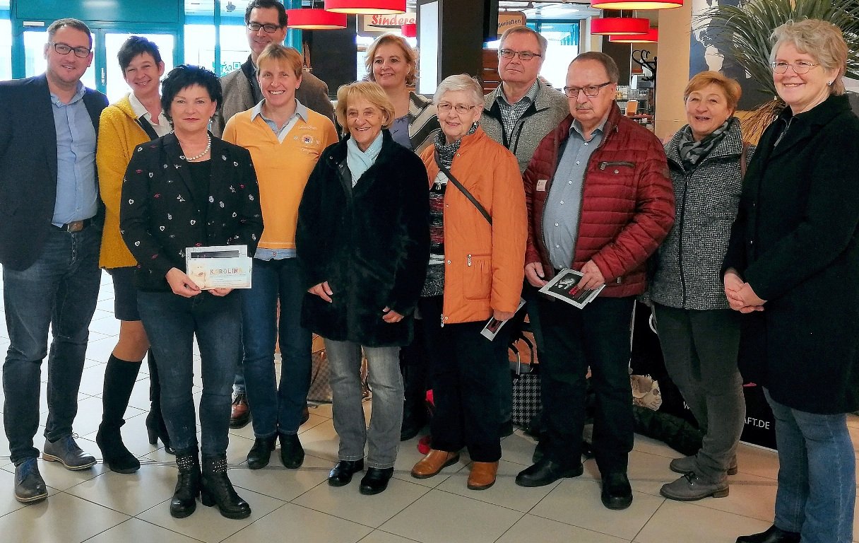 Landfrauen helfen beim Schenken