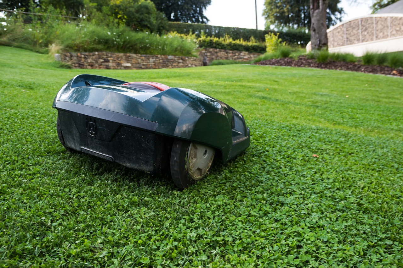 Diebe versuchen Mähroboter zu stehlen