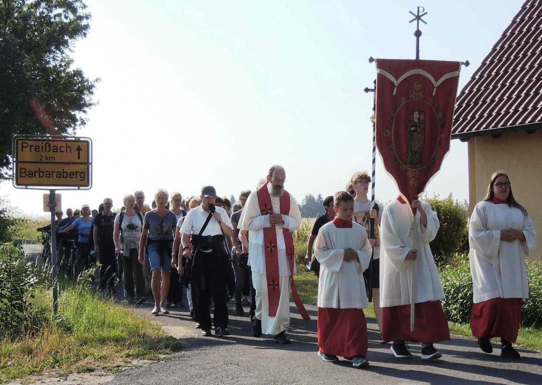 Zu Fuß und per Rad auf den Barbaraberg