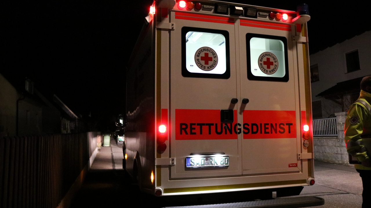Mann (36) durch Böller schwer an der Hand verletzt