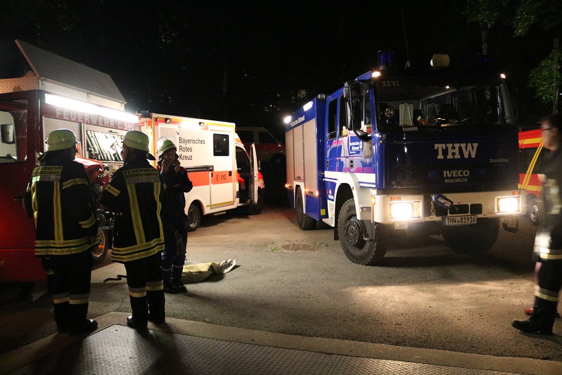 [Update] Sturz in Flutkanal gemeldet – Suche nach Kind ohne Erfolg