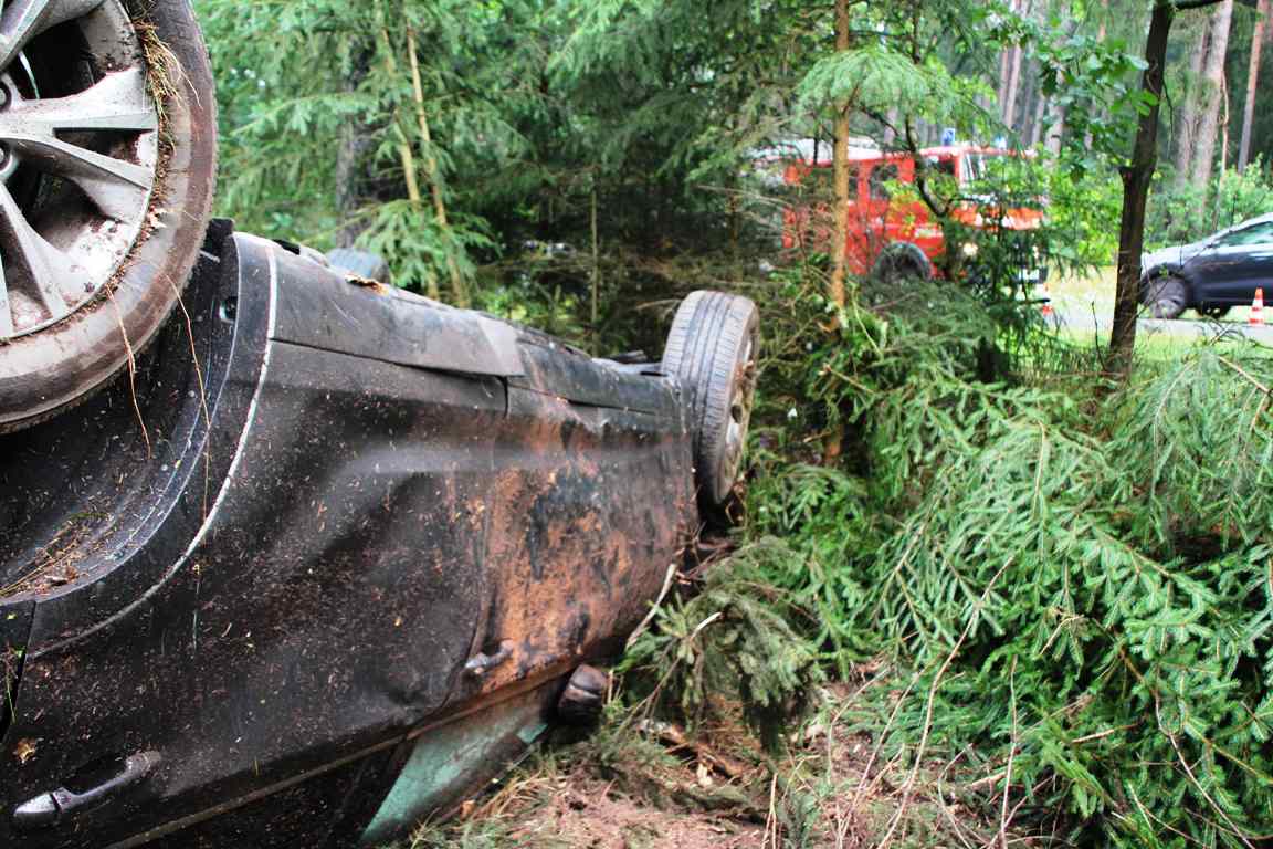 [Update] Schwerer Unfall bei Mantel – Toyota überschlägt sich