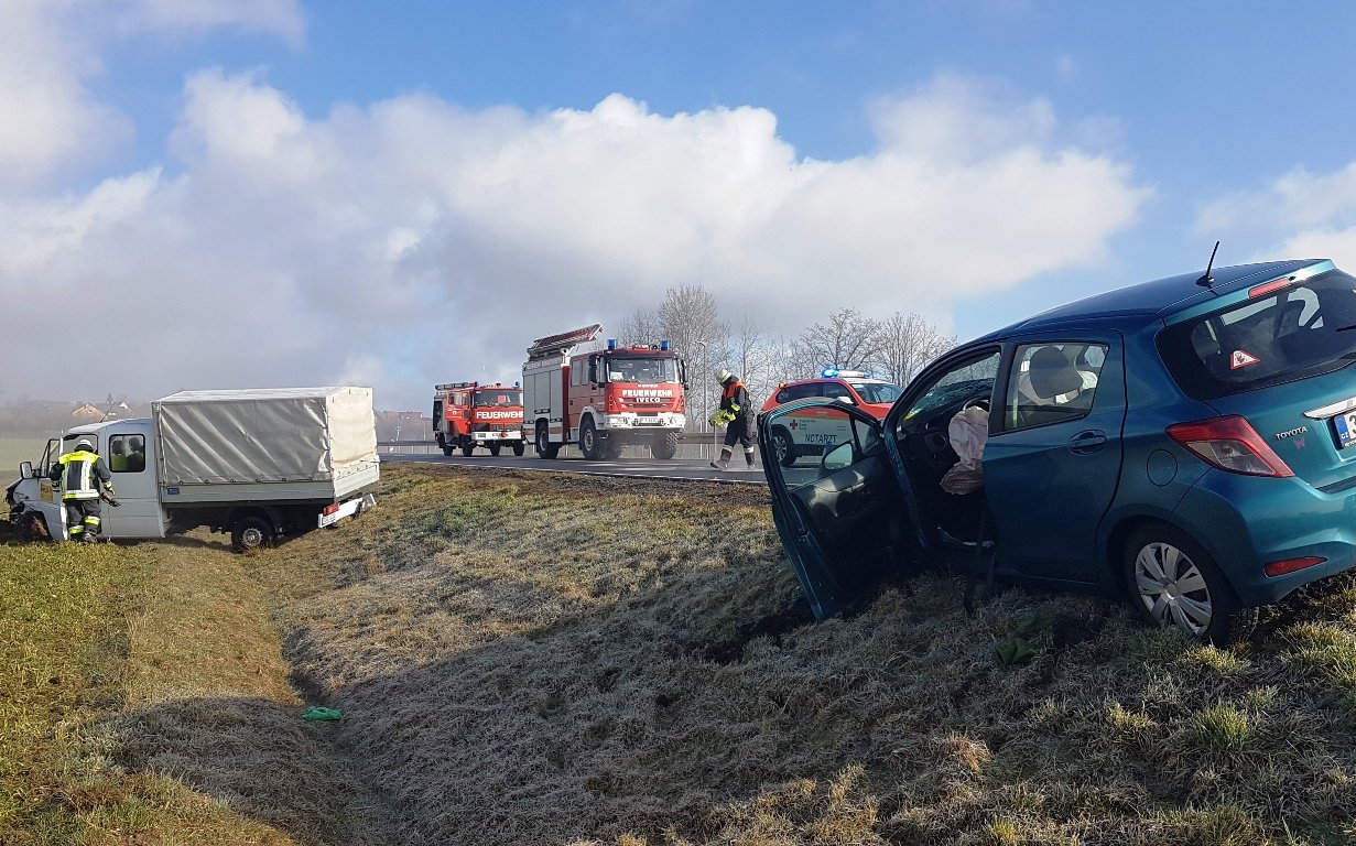 [Update] Unfall beim Abbiegen: Zwei Verletzte