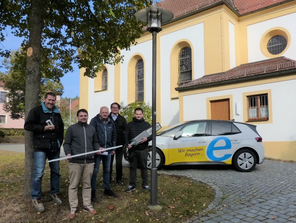 LED-Lampen leuchten die Marktgemeinde aus