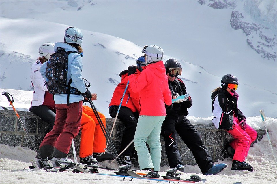Sport Lang eröffnet Wintersaison mit Skibasar