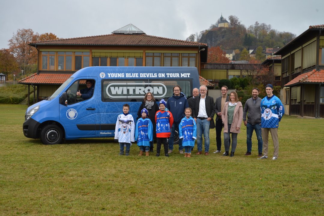 Witron spendiert dem EV Weiden einen Mannschaftsbus