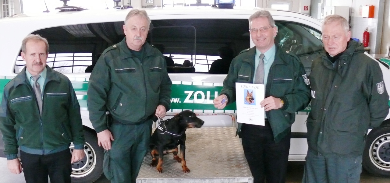 Ehrung für Rauschgiftspürhund „Fila“: Immer den richtigen Riecher