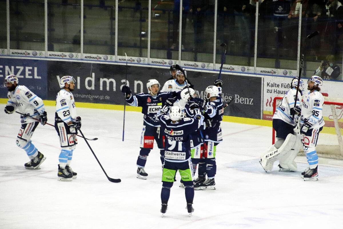 Nachholspiel in Weiden: Revanche der Blue Devils gegen SC Riessersee geglückt