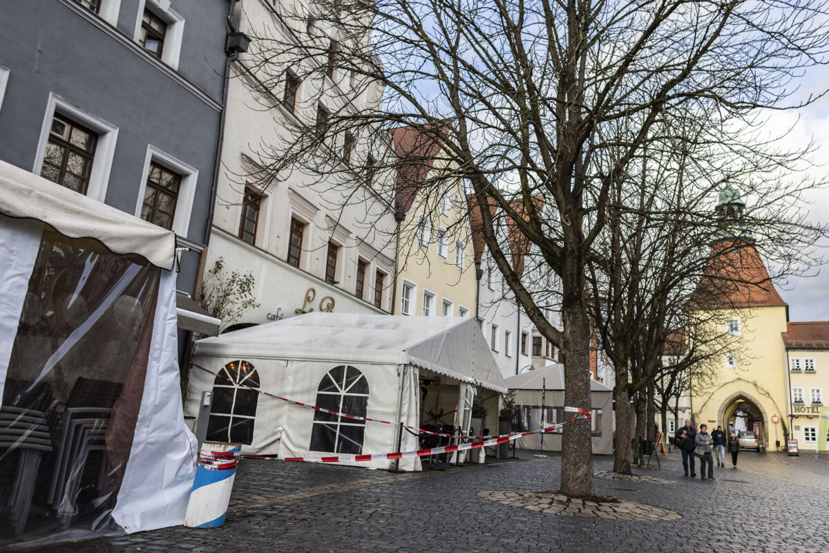 Tödliches Ecstasy im Champagner in Weiden: Ermittler sind Drogenbande auf der Spur