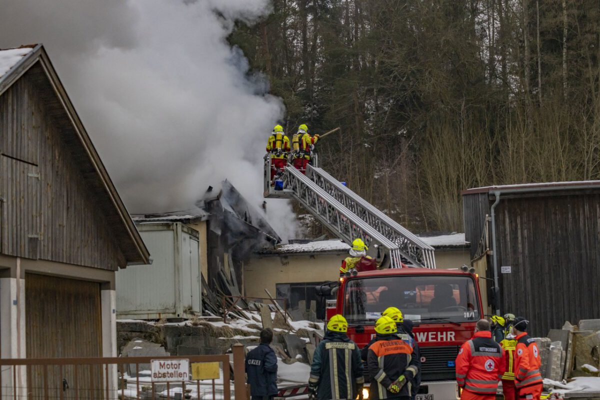 Brände und Schmiererei in Flossenbürg: Gibt es einen Zusammenhang?