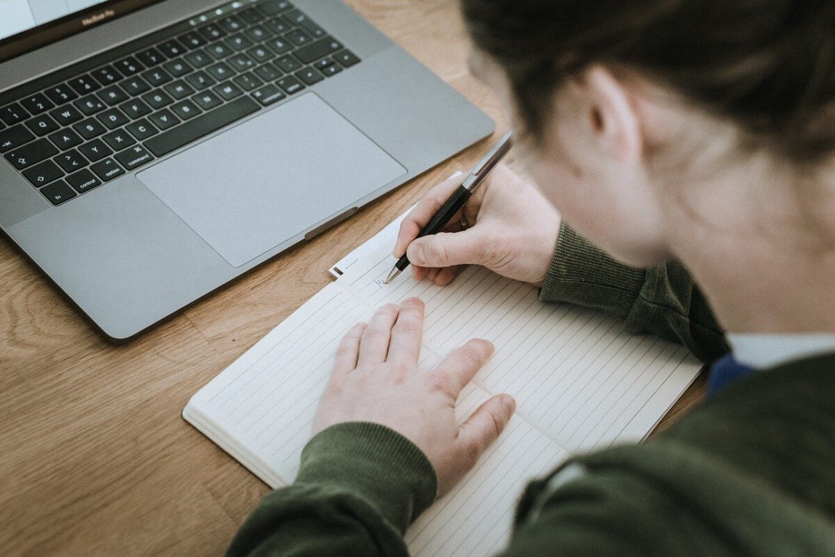 Wissenschaftlichen Nachwuchs fördern: Preisgeld für herausragende Arbeiten