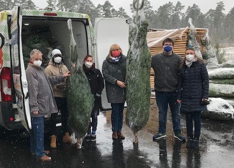 Skiclub Hüttenjäger spendet 40 Tannenbäume