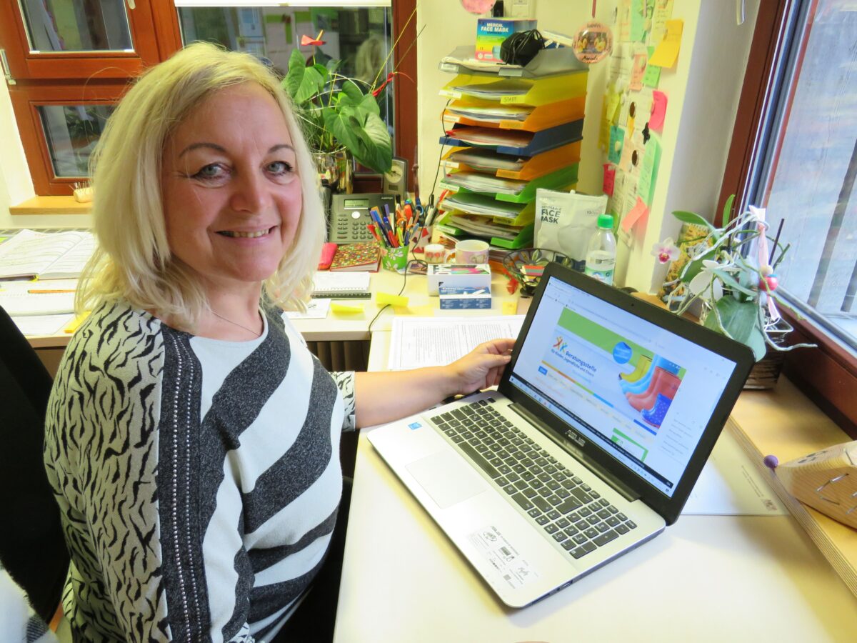 Erste Hilfe für Eltern mit Kindern: Elternarbeit geht online
