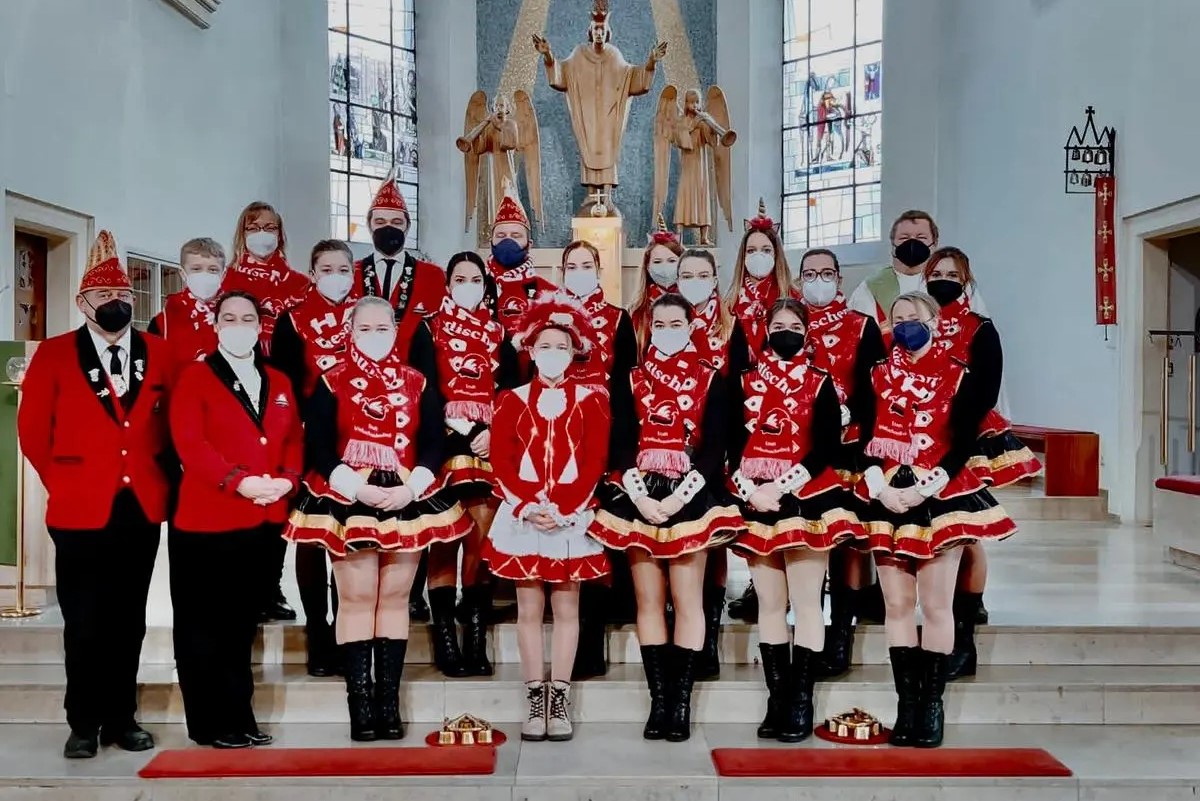Faschingsgottesdienst und neue Kostüme