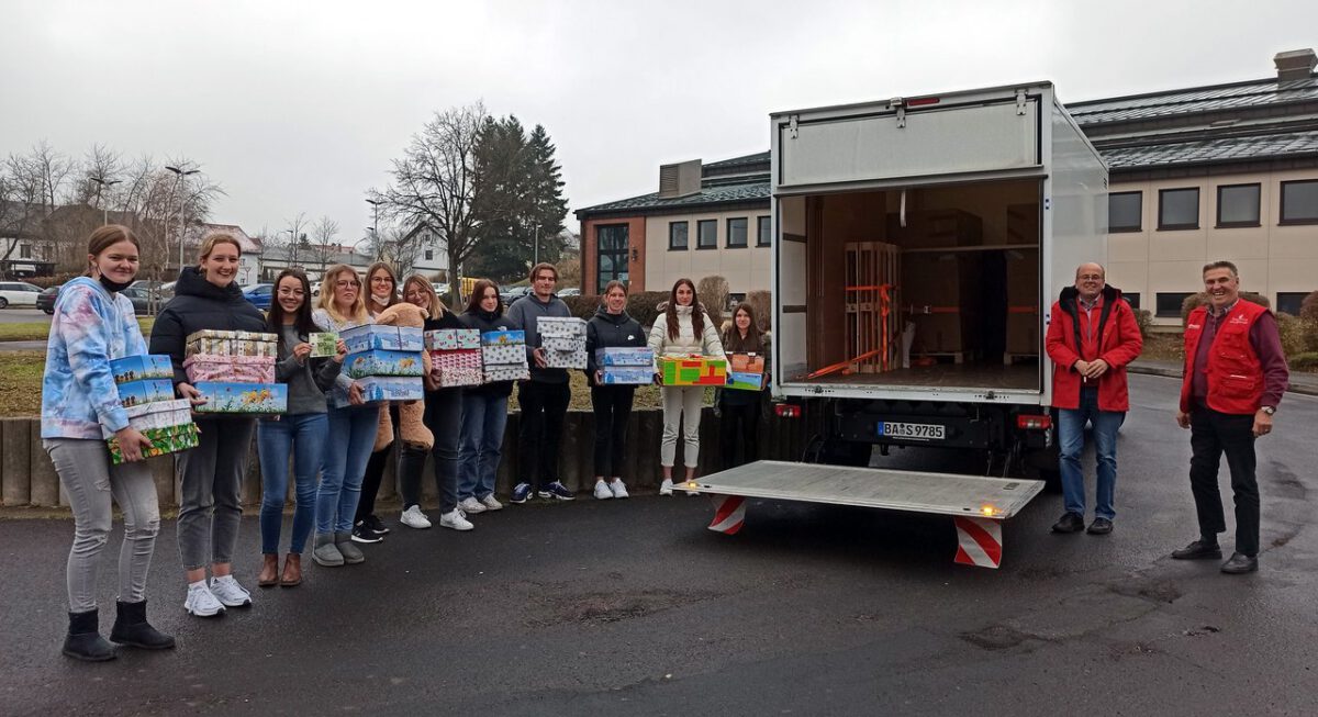 Weihnachtspäckchen für Kinder in Not