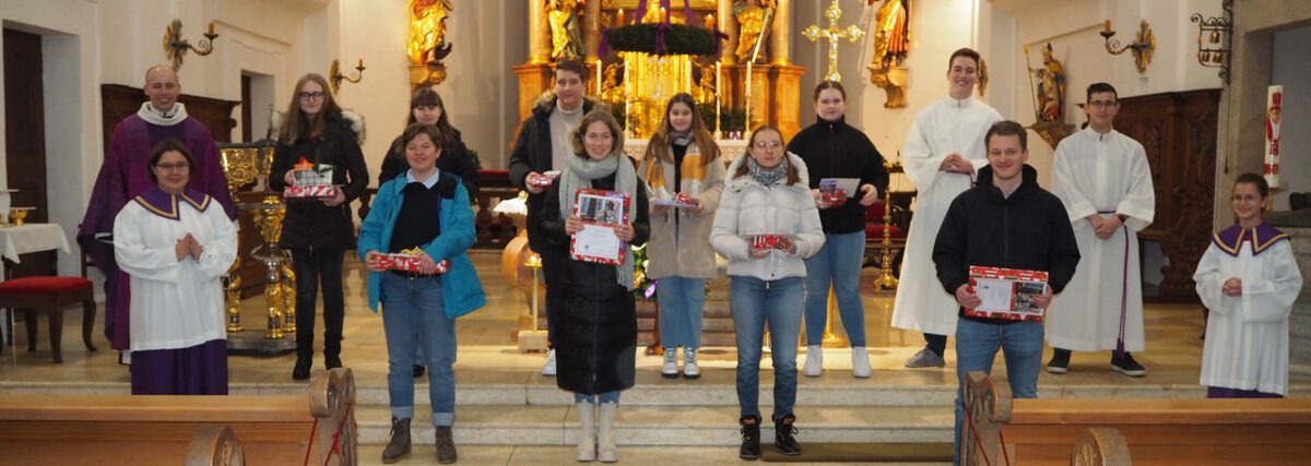 Pfarrgemeinde verabschiedet Ministranten