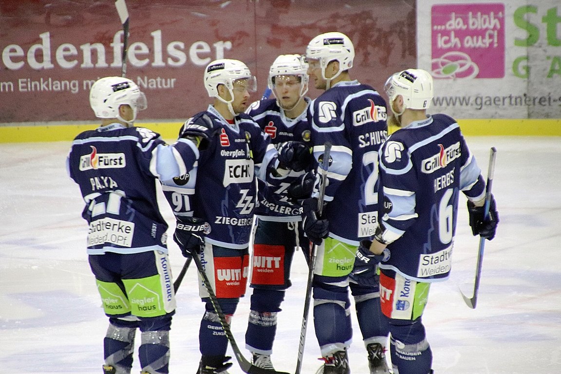 Blue Devils drehen 0:3 in Passau und stürmen an die Spitze