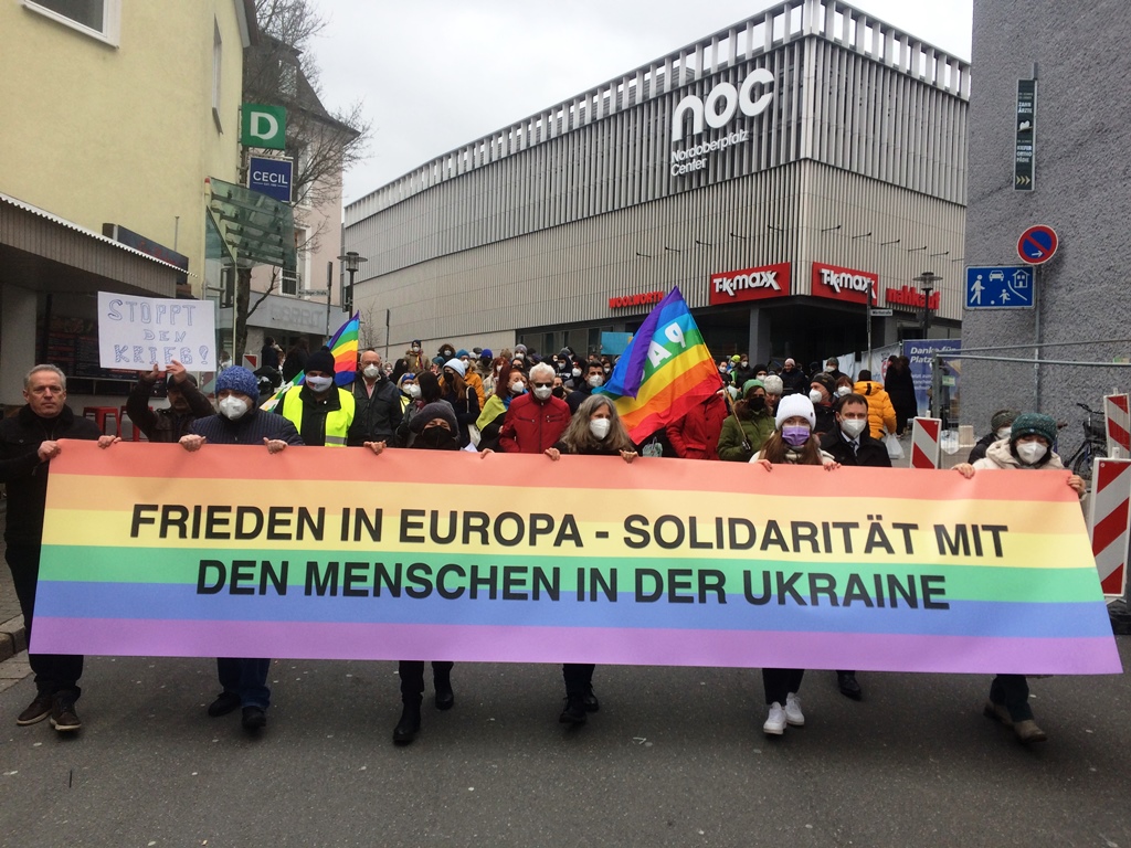 Ukraine-Krieg: Große Friedensdemo in Weiden zeigt Trauer und Wut [Video]