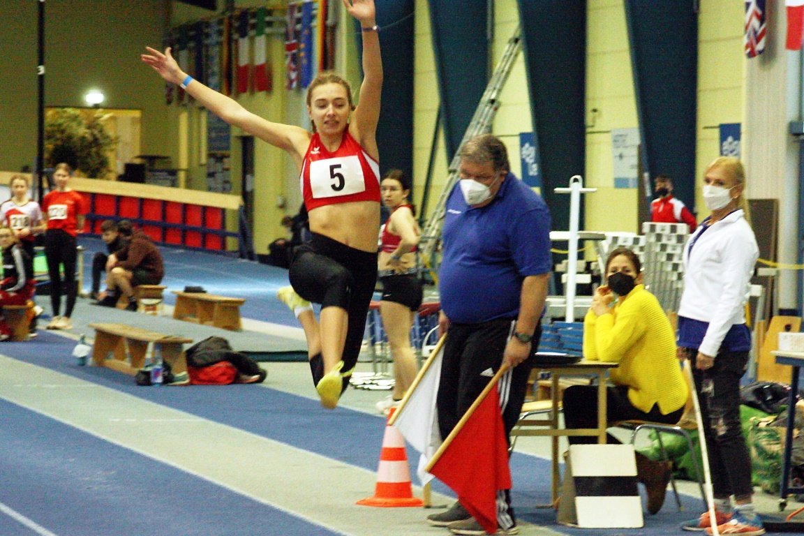 Lea Kreuzer holt drei Medaillen