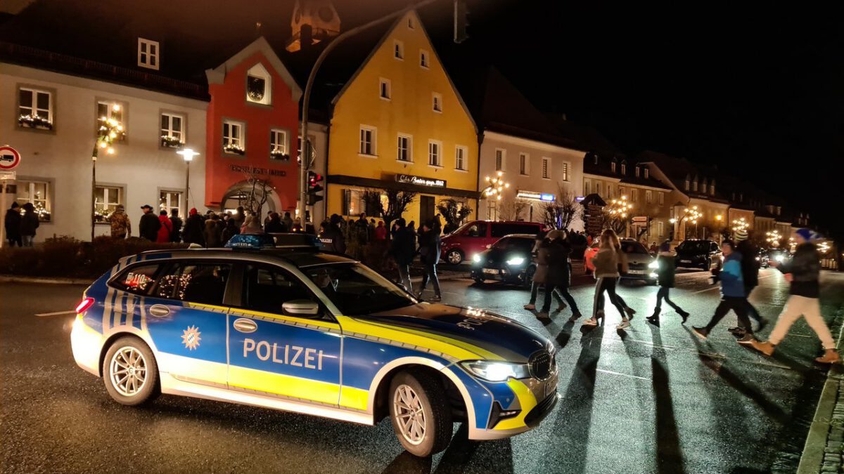 Demo mit 300 Teilnehmern nicht angemeldet