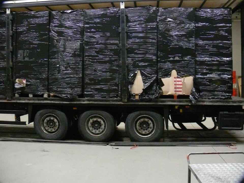 Zöllner stellen zehn Millionen von Schmuggelzigaretten sicher