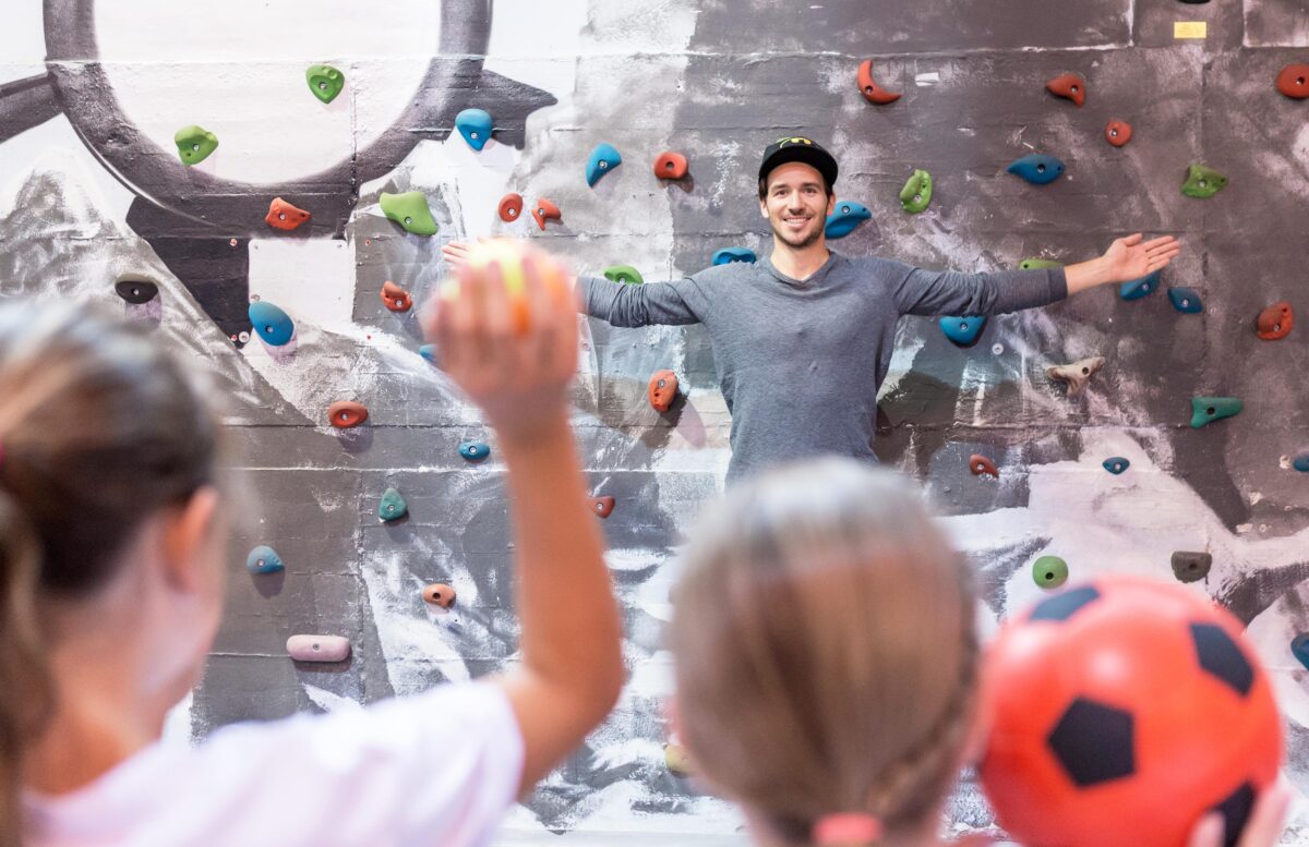 Den Kindern Sportvereine näher bringen