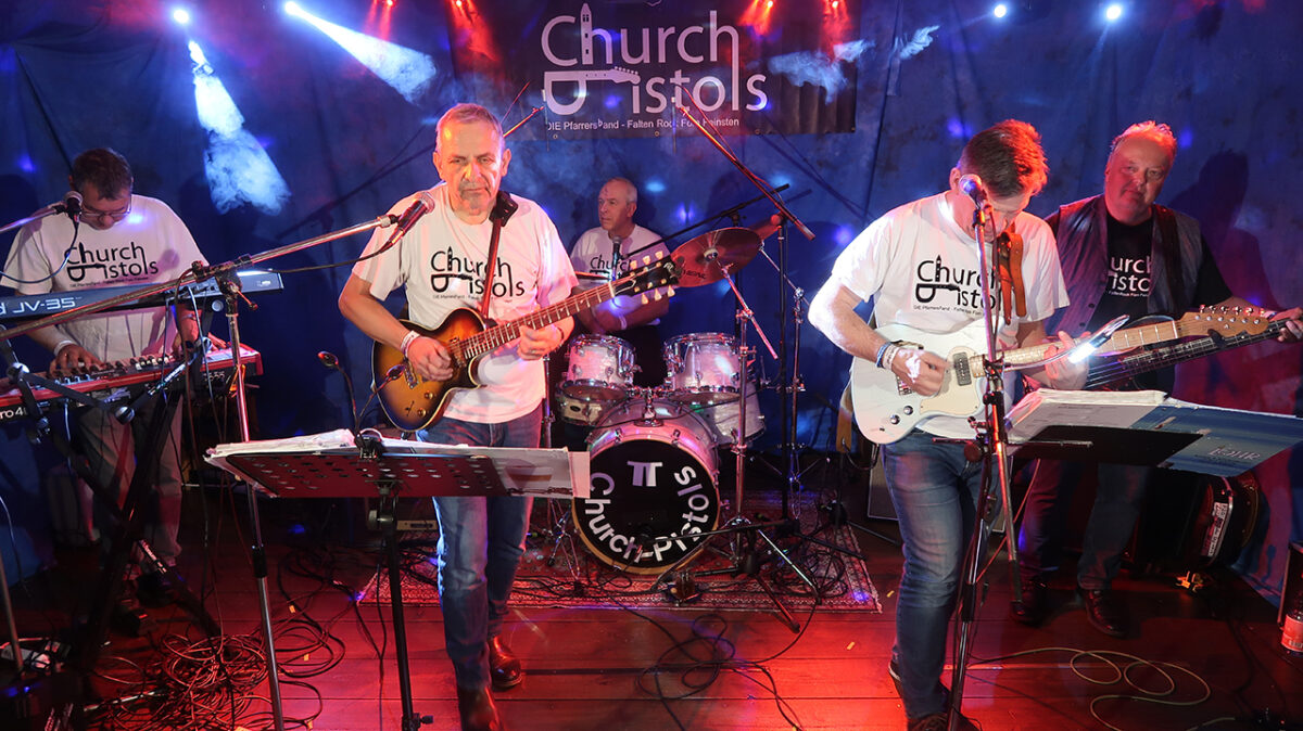 Pfarrersband rockt die Sommerserenaden
