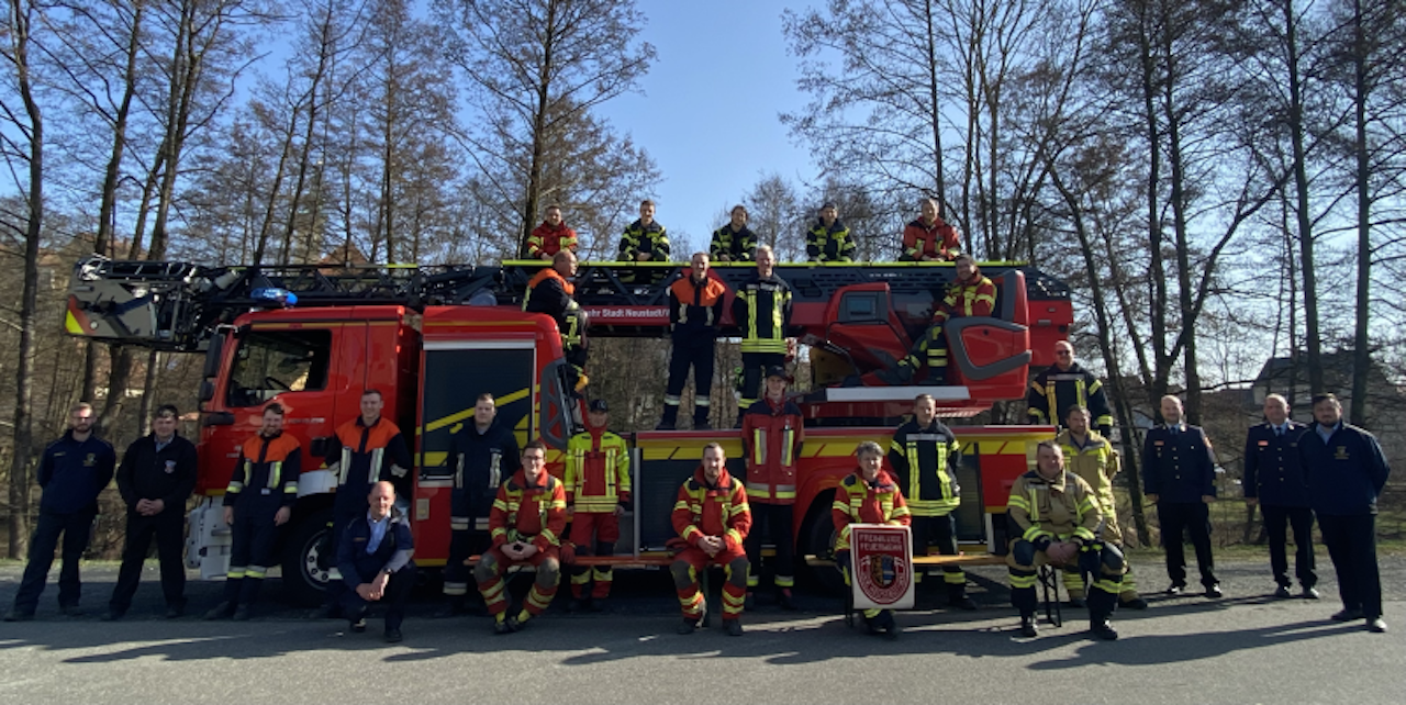 22 Feuerwehrleute haben Maschinisten-Ausbildung absolviert