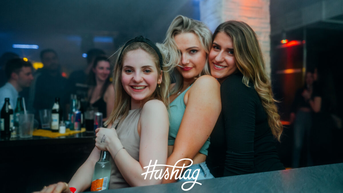 Bildergalerie: Das Hashtag hilft Party – Saufen für den guten Zweck