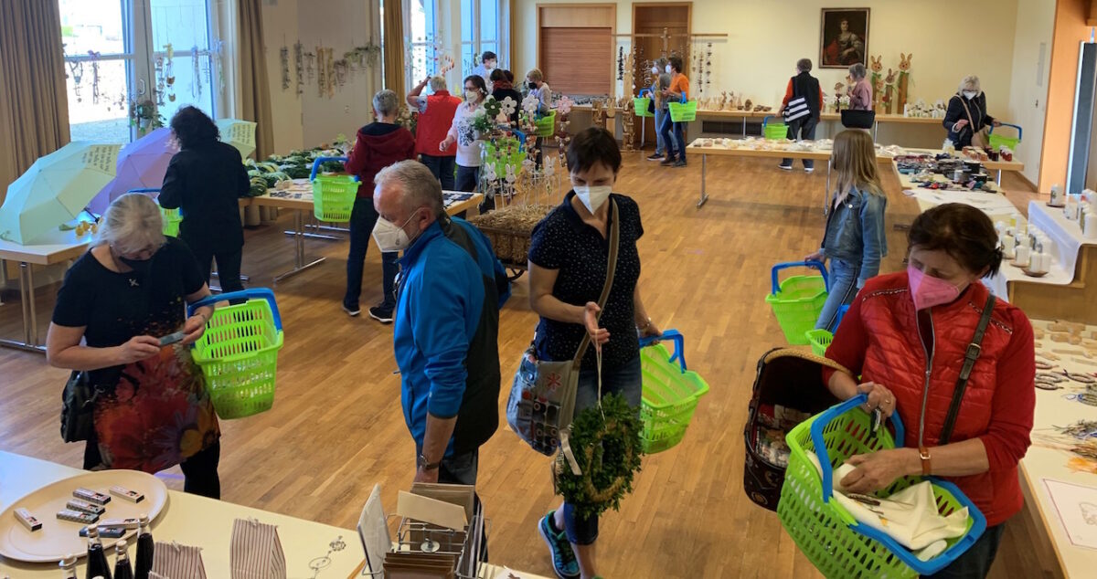 Osterbasar: Viele Besucher kamen ins Pfarrheim