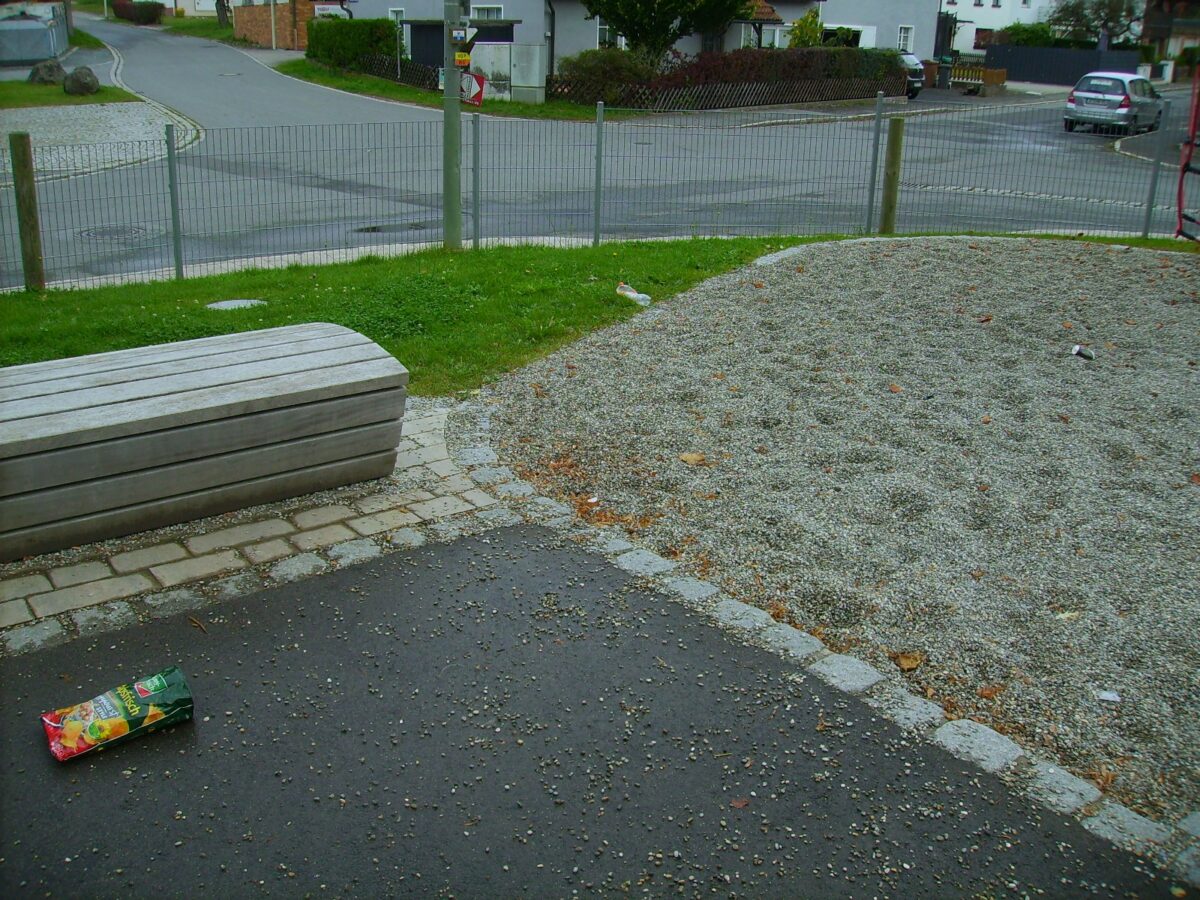 Vandalismus im Park und Wohnraum für Geflüchtete: Pressath diskutiert