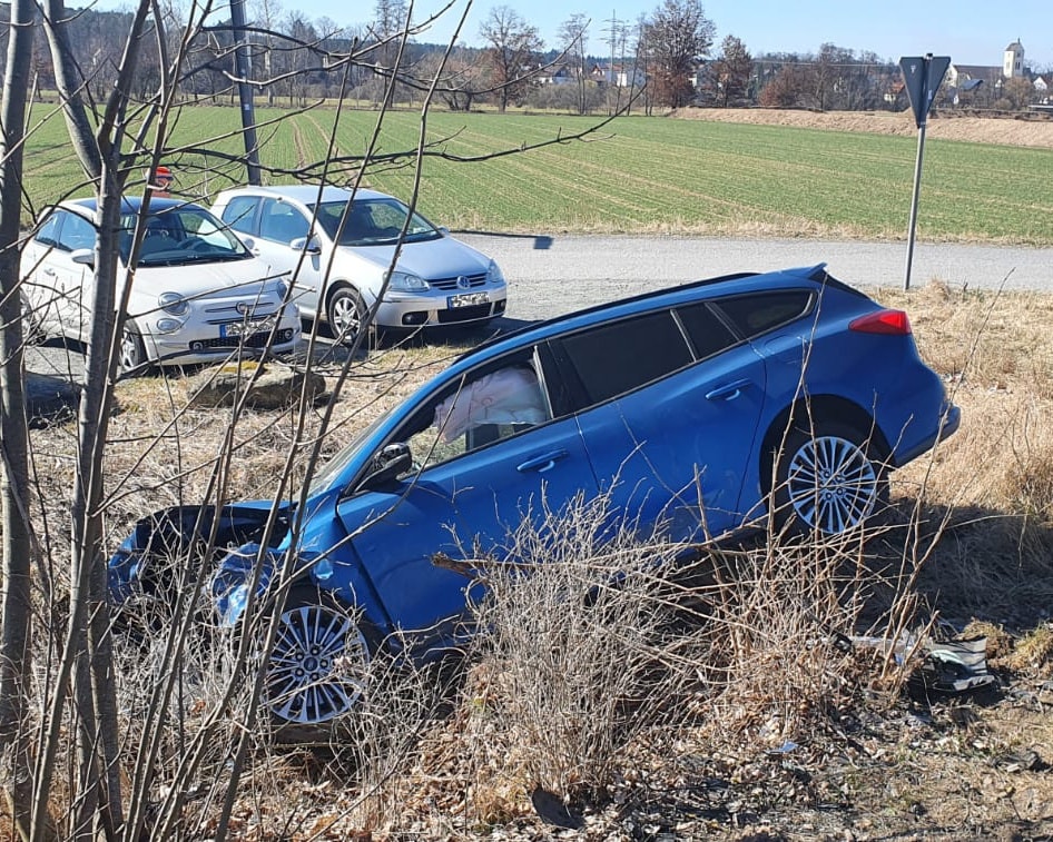 Unfall beim Pendlerparkplatz: Zwei Verletzte
