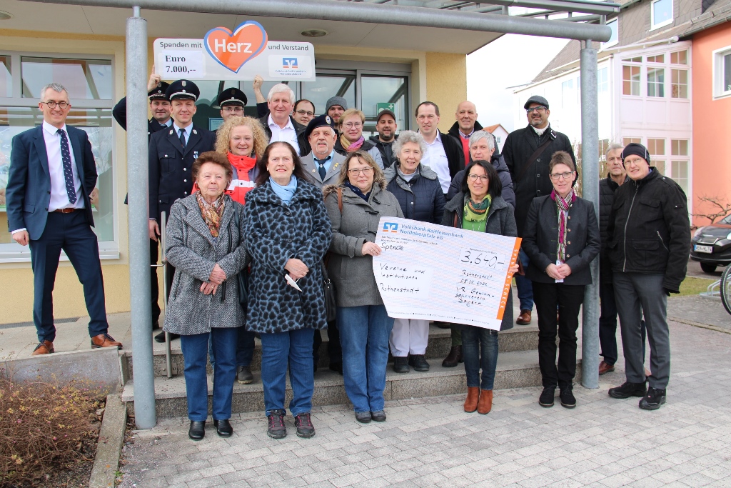 Sparen, gewinnen und regional helfen: 7.000 Euro Spende für Vereine