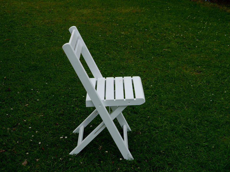 Wer hat den Gartenstuhl geklaut?