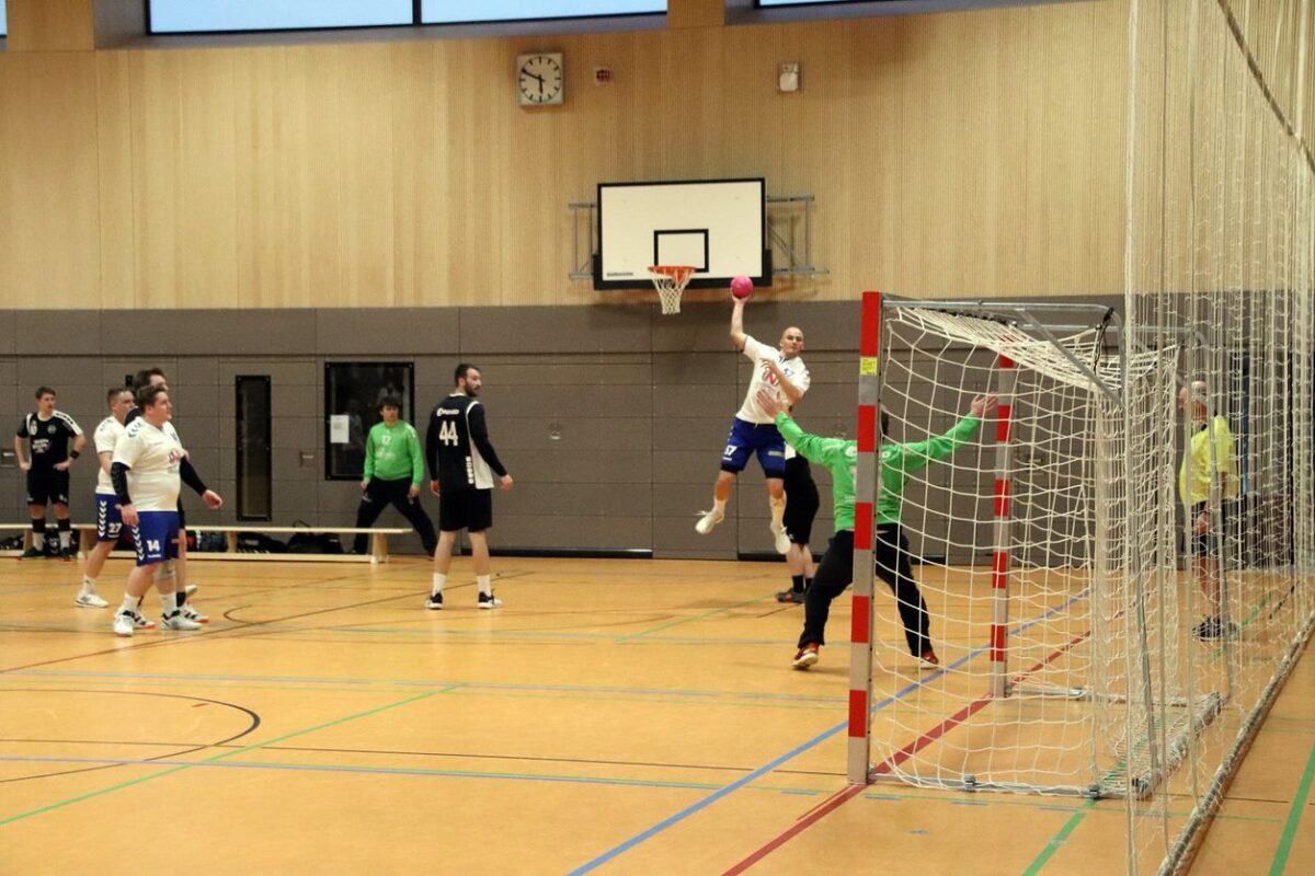 Handballer des HC Weiden schlagen Spitzenteam [mit Video]
