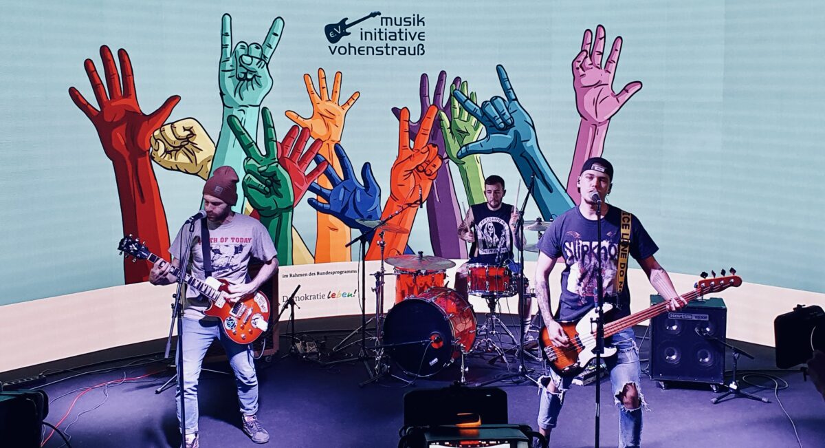 Das Online Demokratie-Festival sorgt für Völkerverständigung durch Musik