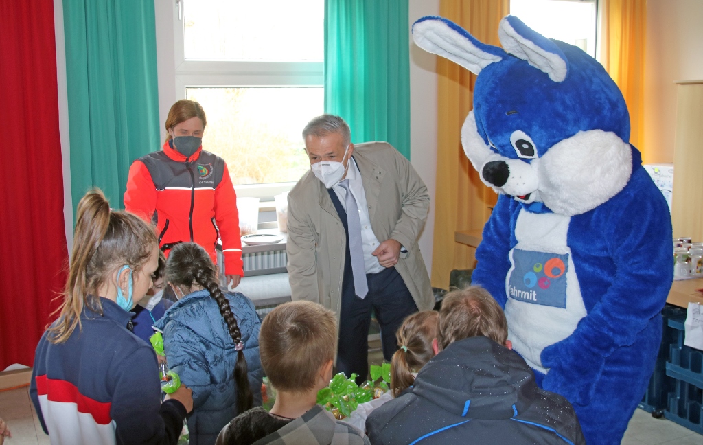 Osterüberraschung für Kinder in Notunterkunft Fockenfeld
