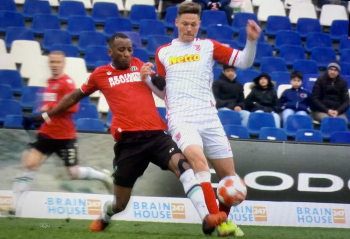 Trotz Witz-Rot: Jahn Regensburg erkämpft sich Punkt bei Hannover 96
