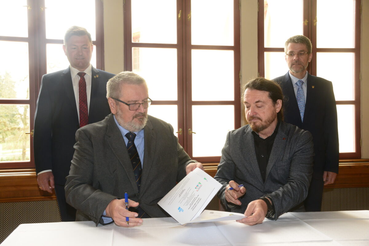 Zottbachtalschulen unterzeichnen Partnerschaft mit Schule Bor