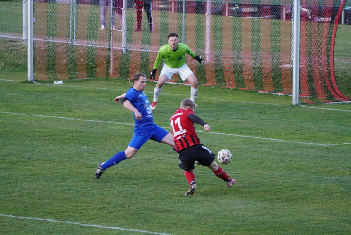 SpVgg SV Weiden II schießt in der Bezirksliga den SV Raigering ab