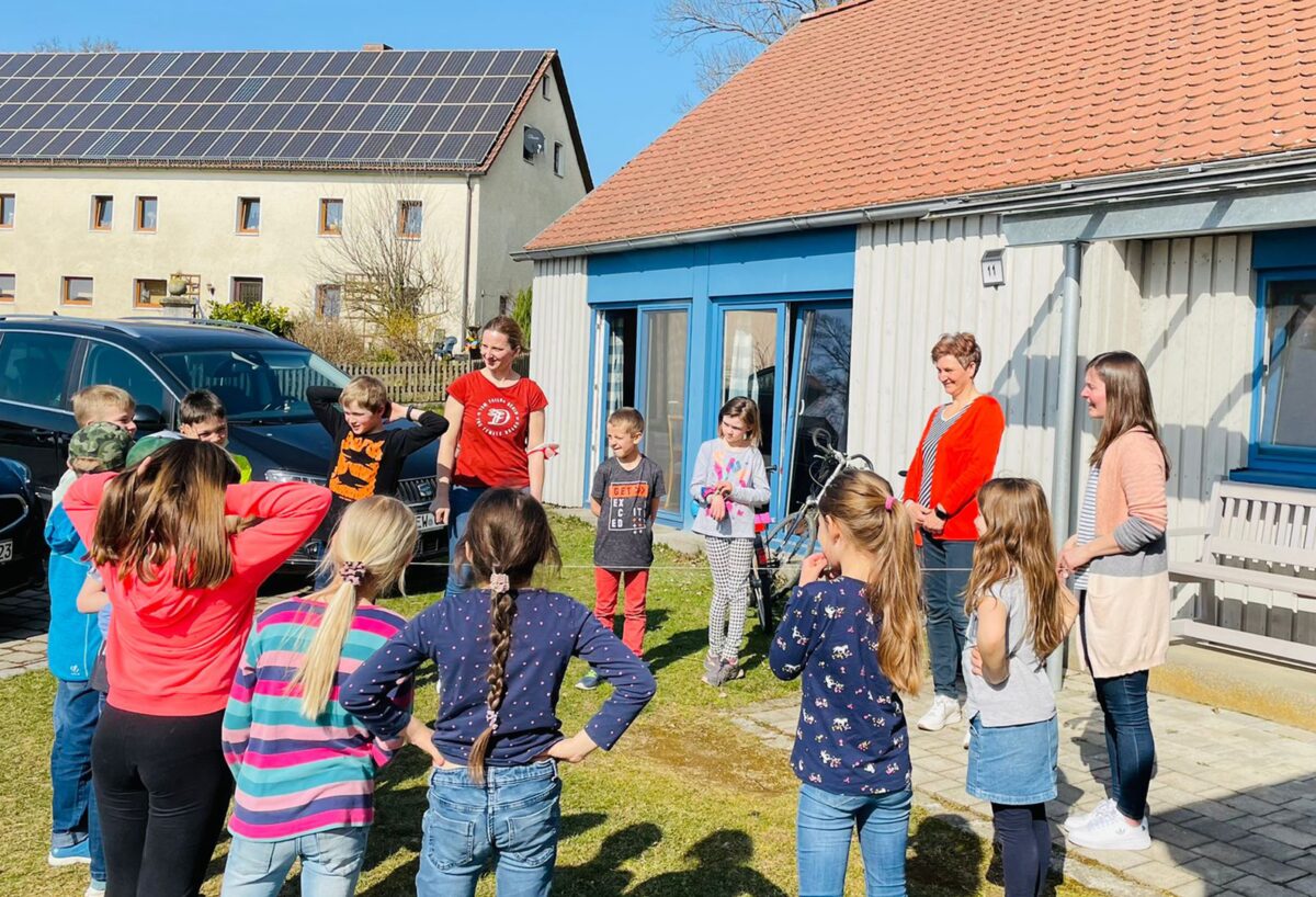 Tischrunden der Erstkommunionkinder 2022 in Albersrieth