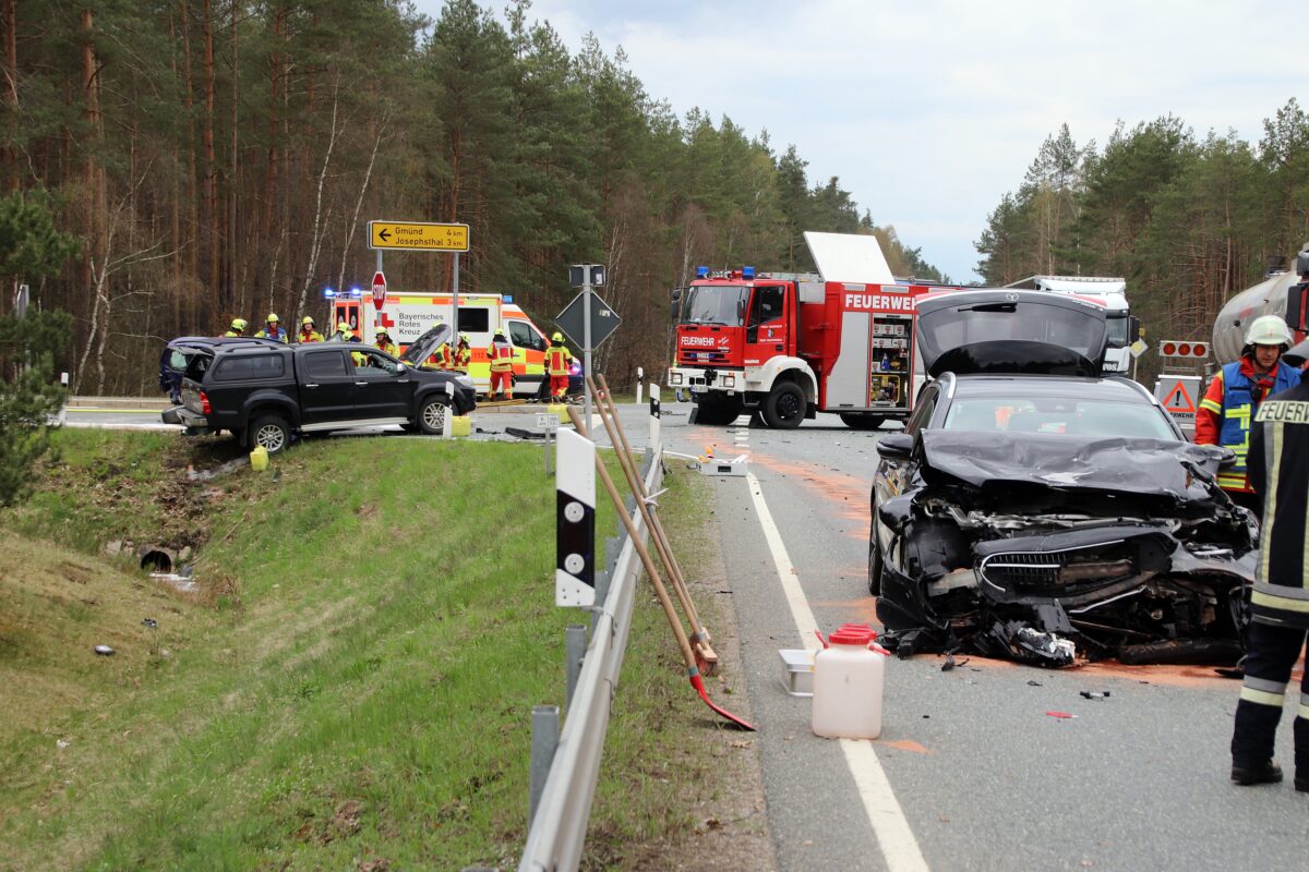 Schwerer Verkehrsunfall bei Dießfurt unter Alkoholeinfluss