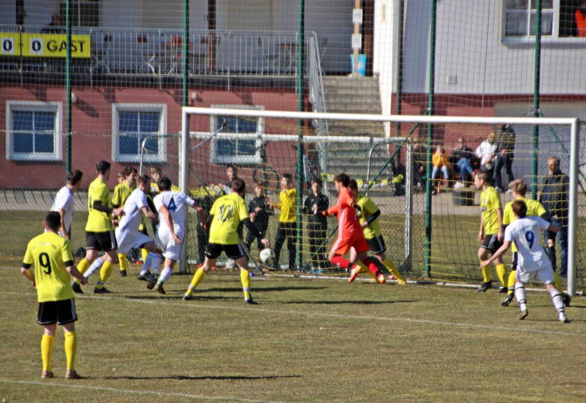 Das Kreisliga-Spitzenspiel steigt bei der DJK Weiden