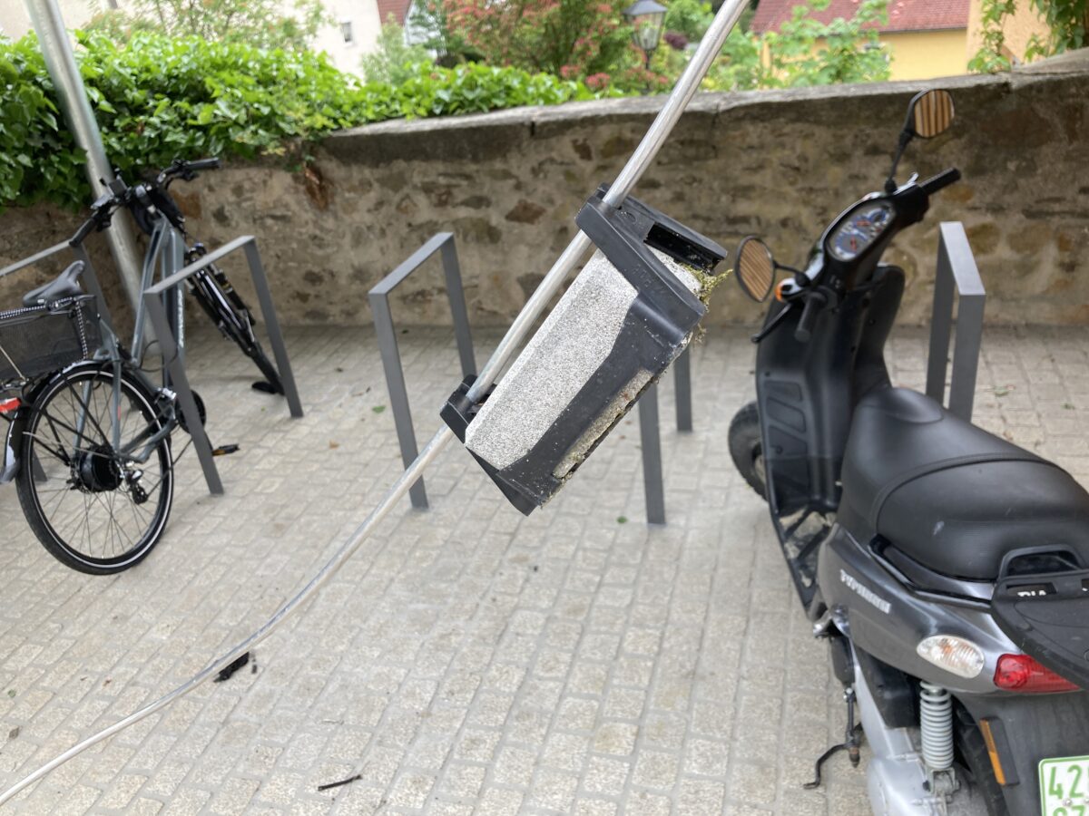 Vandalen am Neustädter Landratsamt am Werk