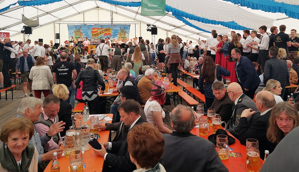Tausende Besucher bei Jubiläumsfeier des Burschenvereins Rothenstadt