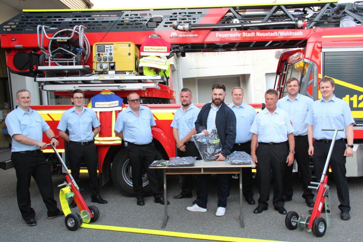 Feuerwehrverein unterstützt aktive Wehr der Stadt Neustadt/WN