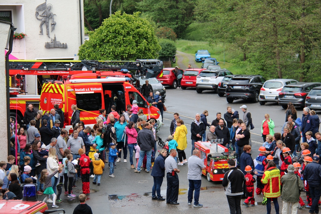 Feuerwehr Neustadt/WN hat drei neue Fahrzeuge