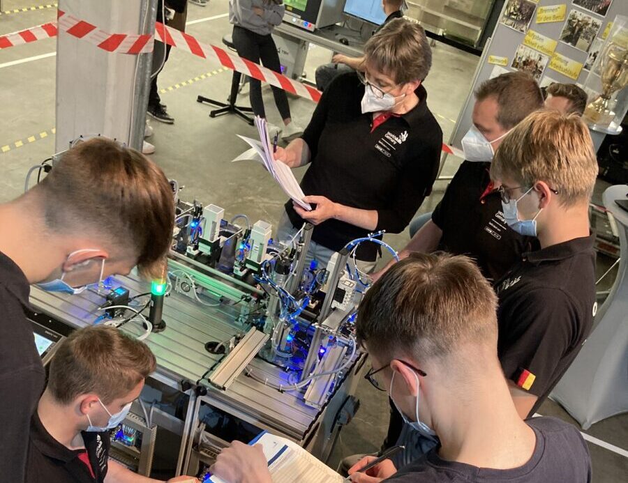Firma Rogers trainiert für World Skills in Shanghai