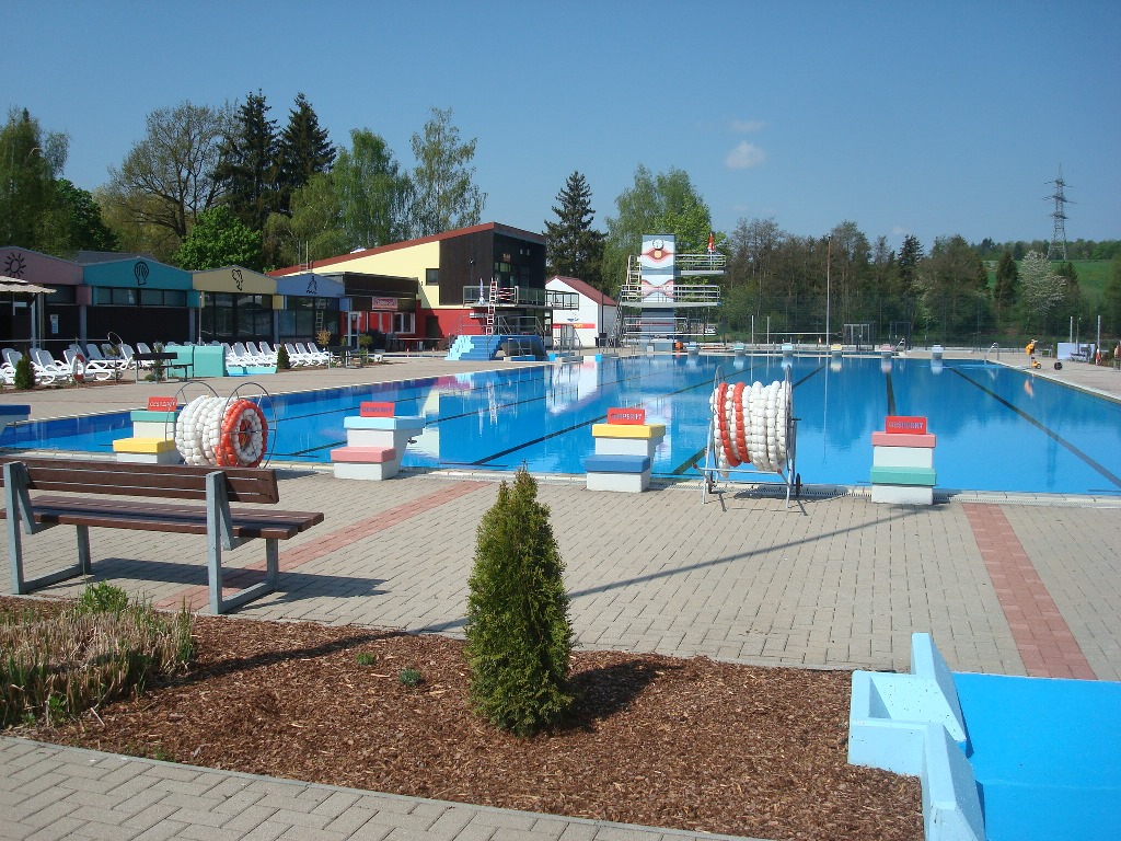 Freibad in Mitterteich öffnet: Hauptattraktion renoviert